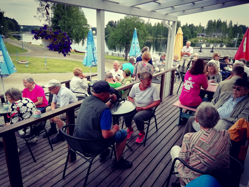 Uusien asukkaiden tapaaminen